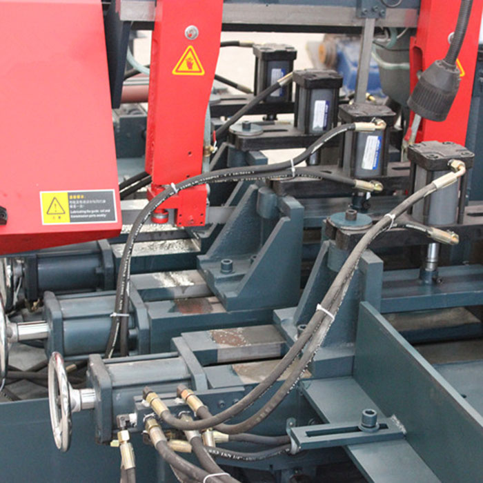 High-Efficiency-Precision-Metal-Band-Saw-Machine-Workshop-Deep-Cut (1).jpg